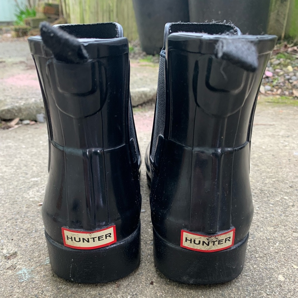 Hunter Chelsea Boots - Black, Size 7 women’s